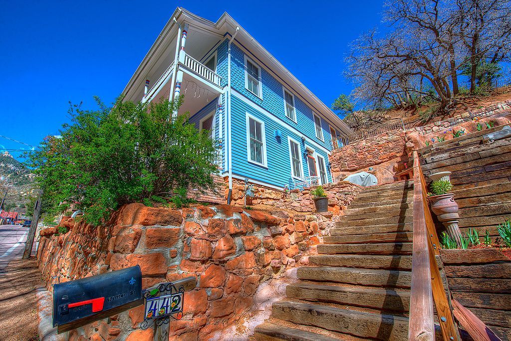 442 Winter St, Manitou Springs, CO 80829
