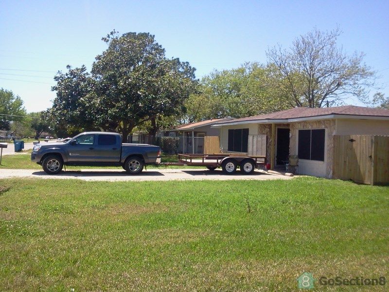 236 Muriel St, La Marque, TX 77568