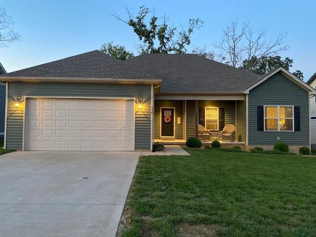 656 Maple Ridge St, Bowling Green, KY 42101