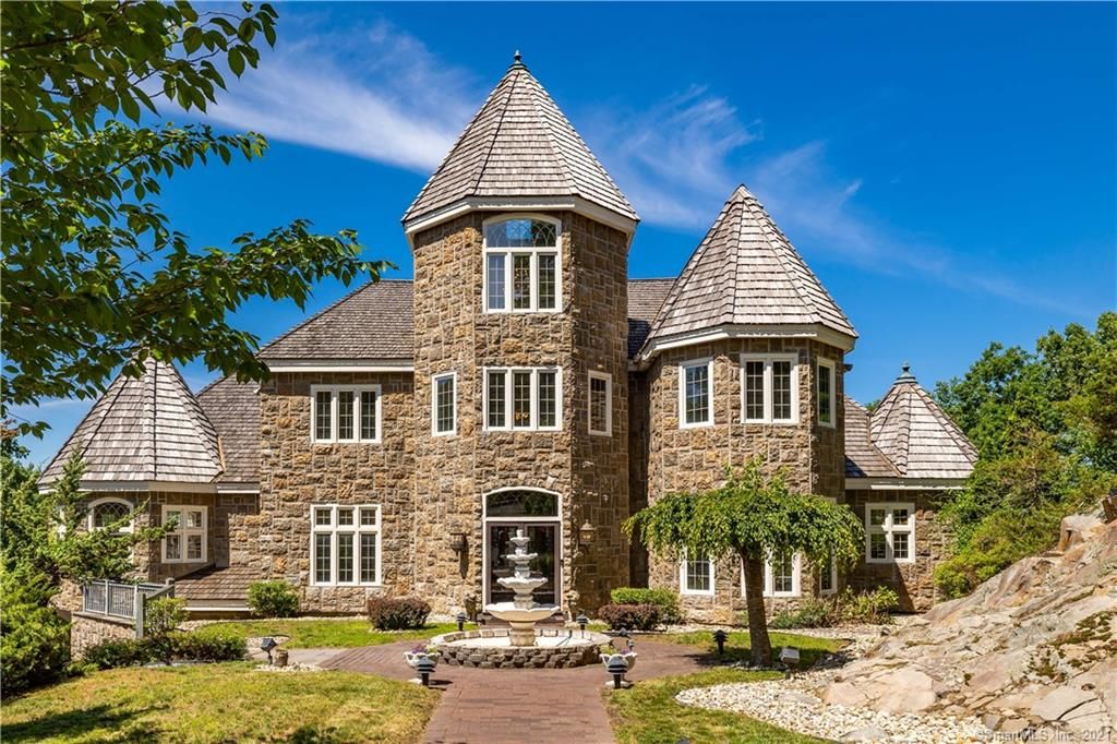31 Wyngate Dr, Avon, CT 06001