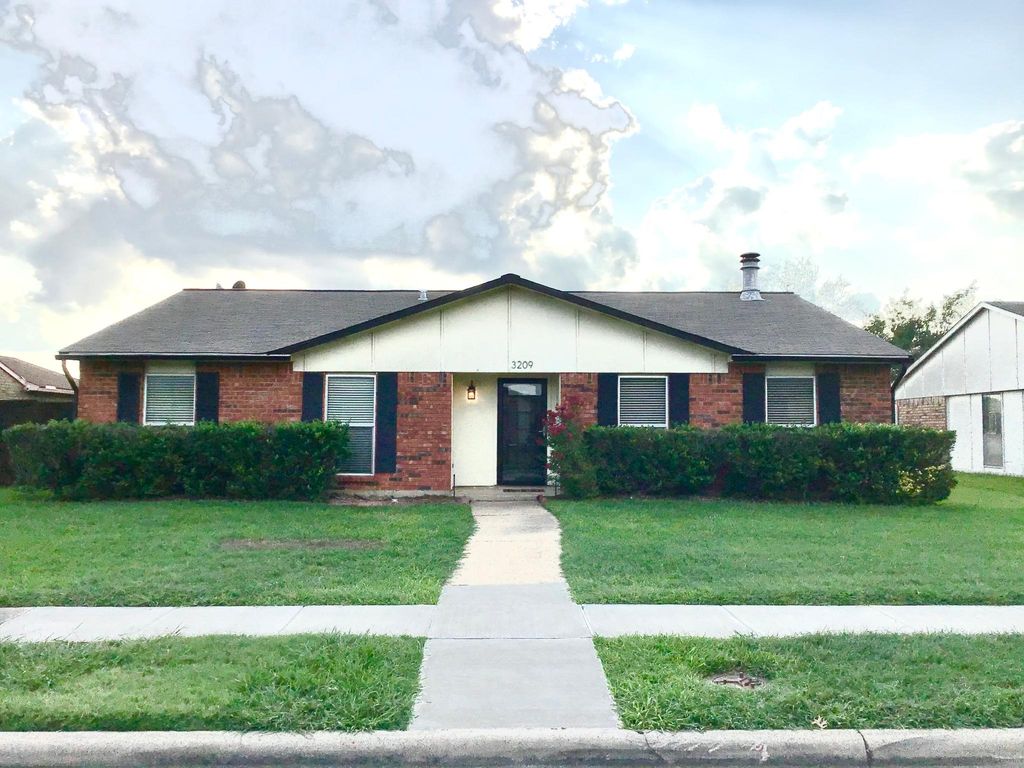 3209 Rose Hill Rd, Carrollton, TX 75007