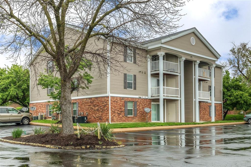 12130 Natural Bridge Rd C, Bridgeton, MO 2 Bed, 2 Bath Condo 16