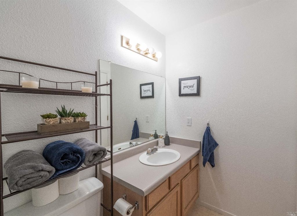 31 Golden Gate Cir, Napa, CA 94558 2 Bed, 2 Bath Condo MLS