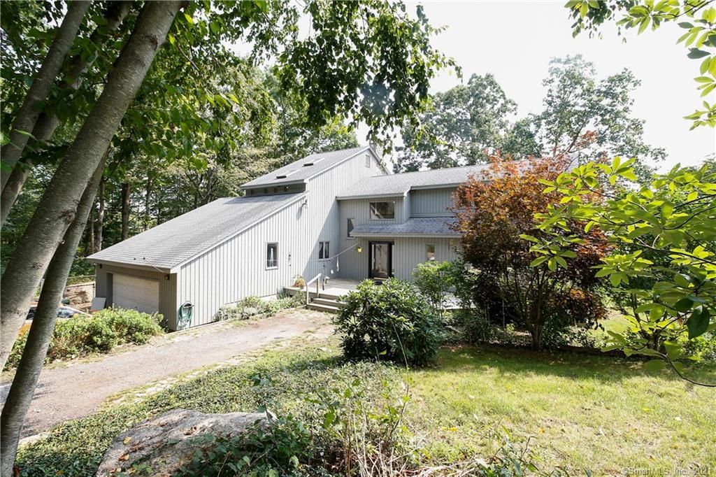 224 Hog Hill Rd, East Hampton, CT 06424