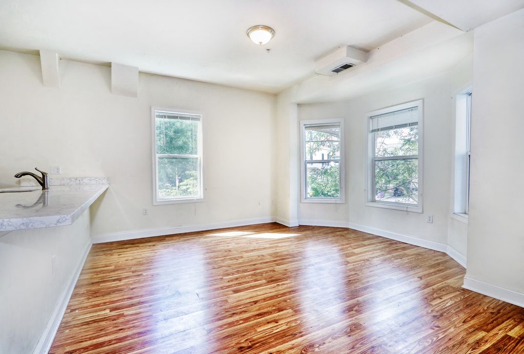 25 Savin Hill Ct #201, Dorchester, MA 02125
