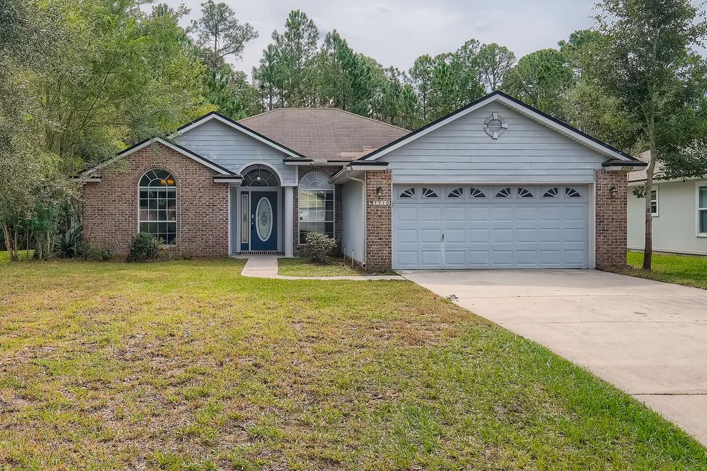 7710 Fawn Lake Dr S, Jacksonville, FL 32256