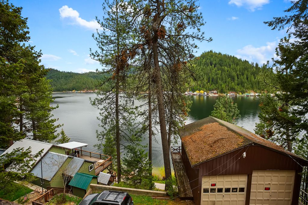 4003 N Deer Lake Rd, Loon Lake, WA 4 Bed, 2 Bath SingleFamily Home