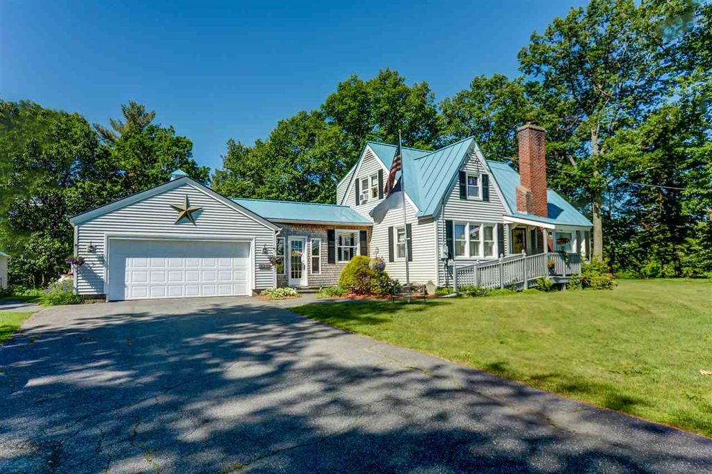 3319 Dartmouth College Hwy, North Haverhill, NH 3 Bed, 2 Bath Single