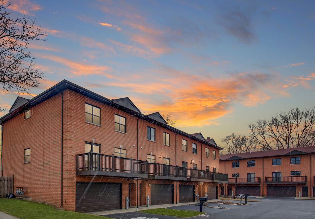 1351 E Central Rd B4, Arlington Heights, IL 60005 MLS 11681900 Trulia