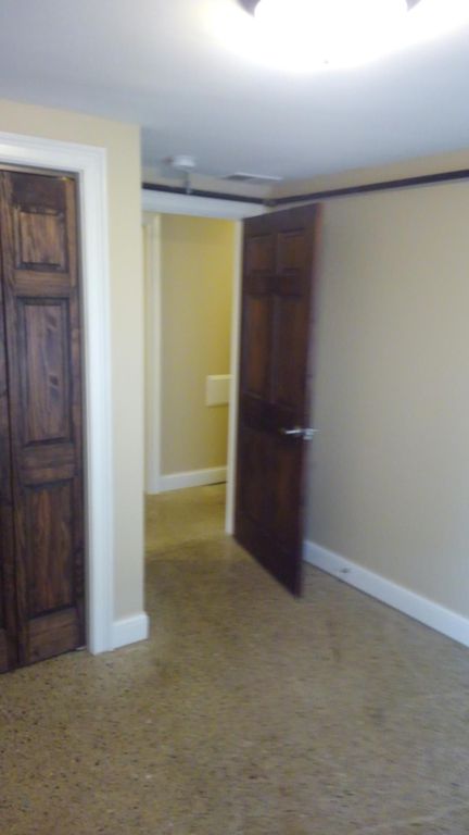 547 E Grand River Ave, East Lansing, MI 48823