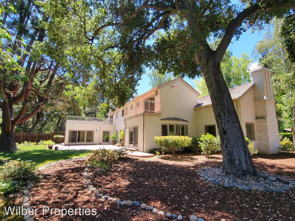 339 Selby Ln, Atherton, CA 94027