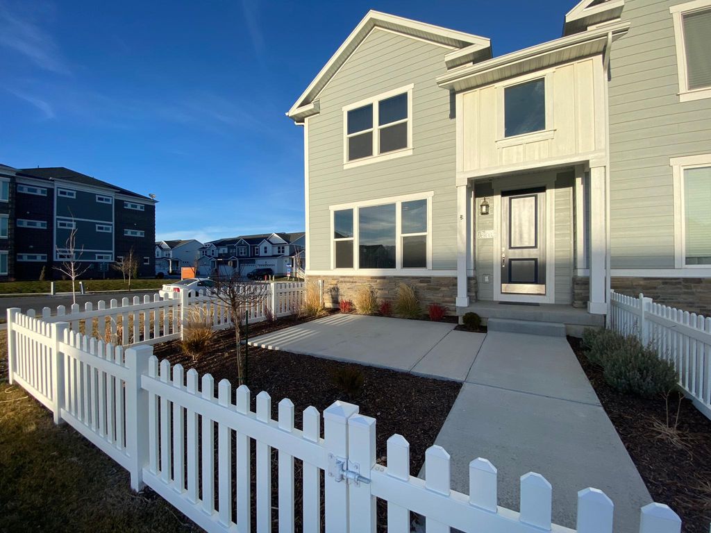 5121 W Redpoll Ct, Herriman, UT 84096