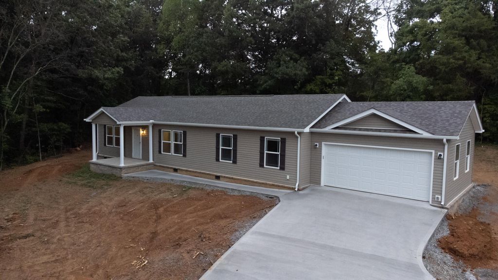 2055 Shaw Ferry Rd, Lenoir City, TN 37772