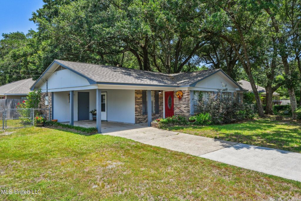 282 N  Burke Ave, Long Beach, MS 39560