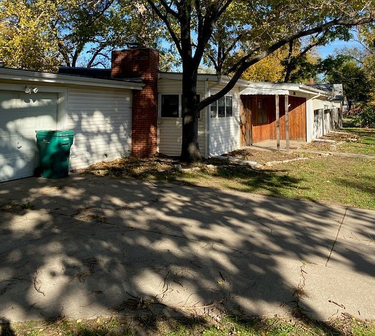 2930 W 3rd St N, Wichita, KS 67203