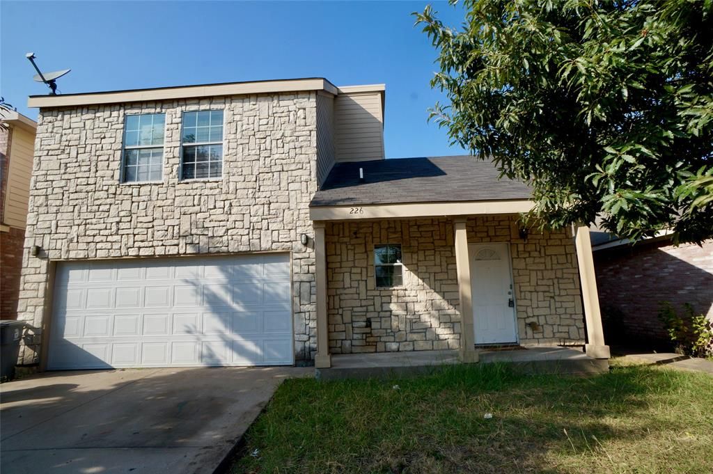 226 Cliff Heights Cir, Dallas, TX 75241