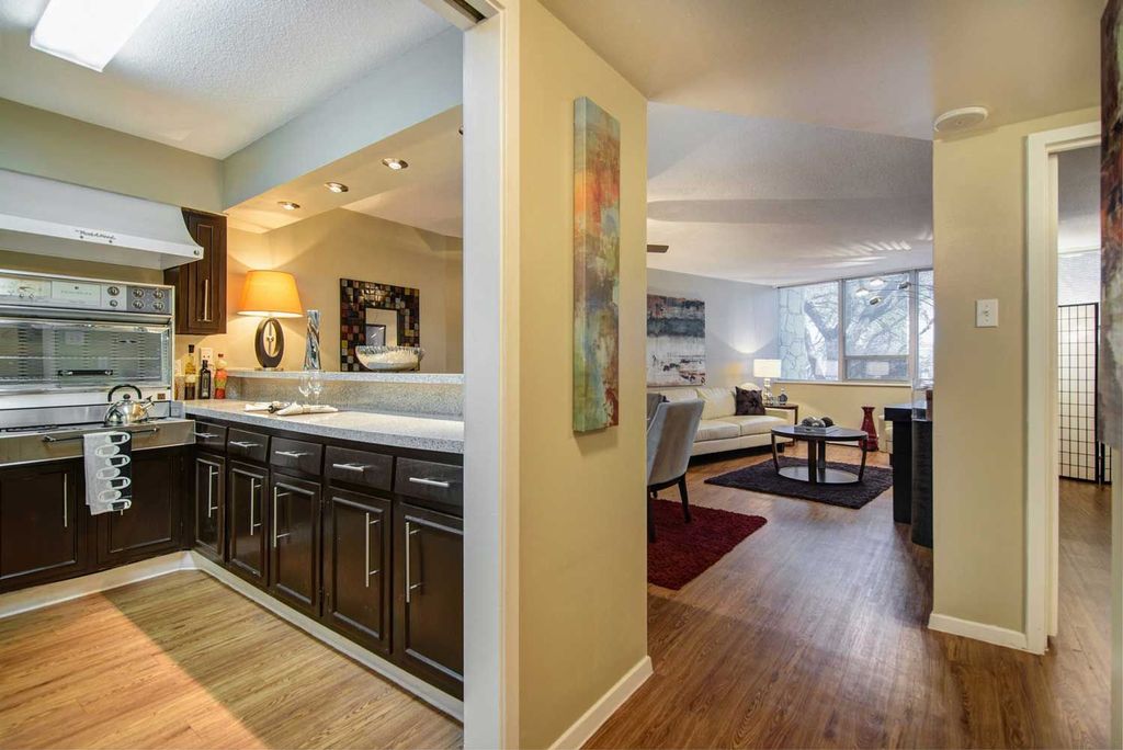 2511 Wedglea Dr #1011, Dallas, TX 75211