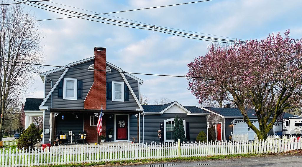 504 S Prairie St, Bethalto, IL 62010 4 Bed, 3 Bath SingleFamily Home