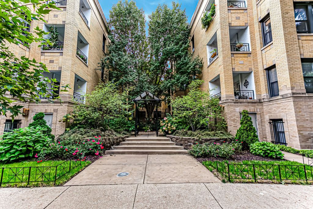 5912 N Paulina St #3W, Chicago, IL 60660
