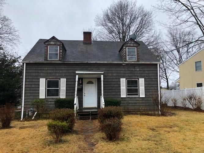 72 Gaymoor Dr, Stamford, CT 06907