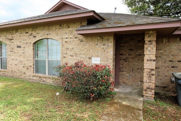 902 Azalea Ct, College Station, TX 77840