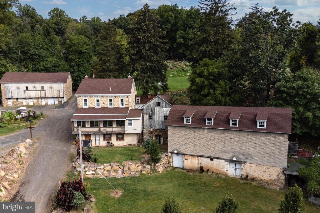 25 Wolters Ln, Reading, PA 19606