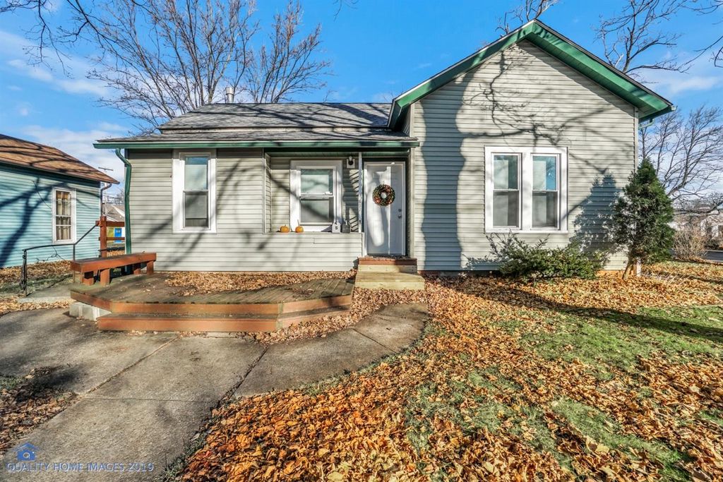 607 Indiana Ave, Valparaiso, IN 46383 See Est. Value, Schools & More