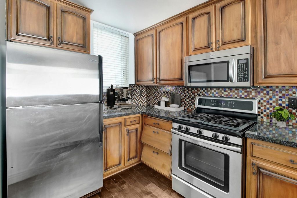 4410 Sepulveda Blvd #305, Sherman Oaks, CA 91403