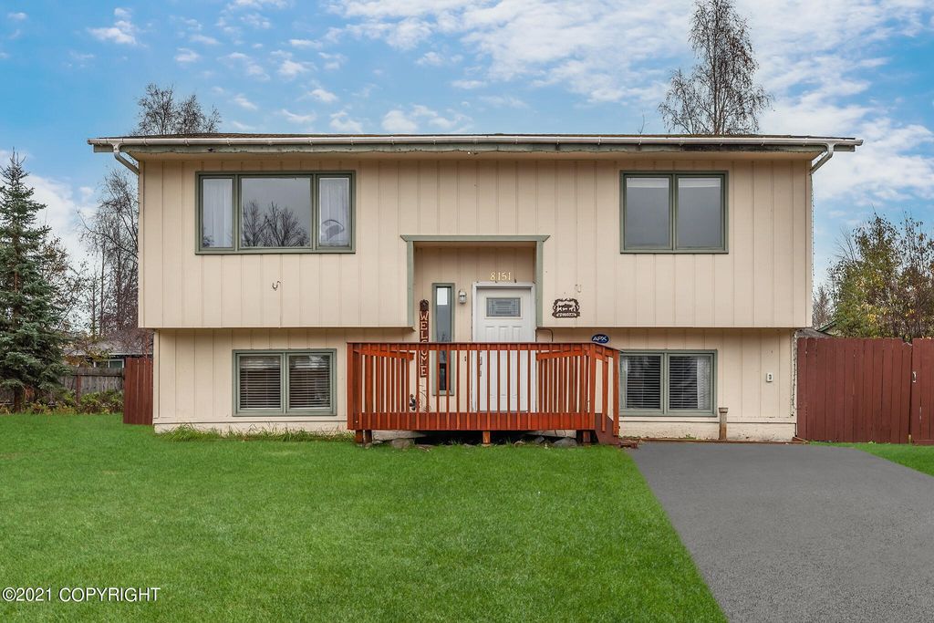 8151 Medellin Cir, Anchorage, AK 99507