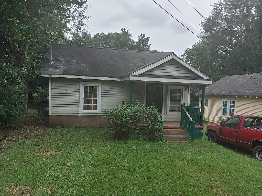 421 N 6th St, Griffin, GA 30223