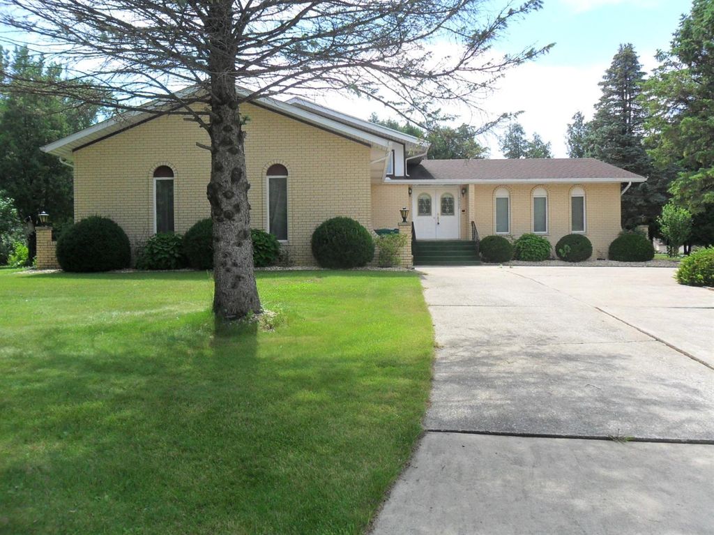 9110 Vigo St, Crown Point, IN 46307