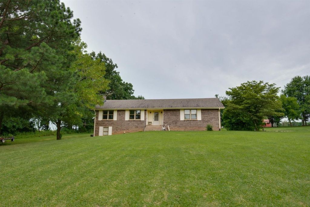 8719 Cedar Grove Rd, Cross Plains, TN 2 Bed, 1 Bath SingleFamily
