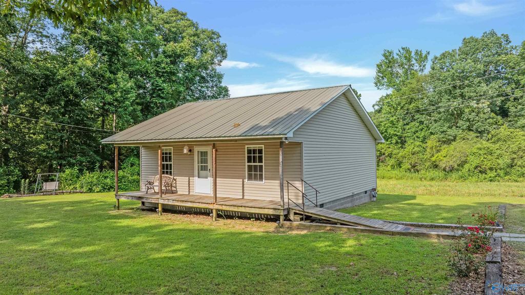 1073 6th St S, Sylvania, AL 35988 | MLS# 21891510 | Trulia