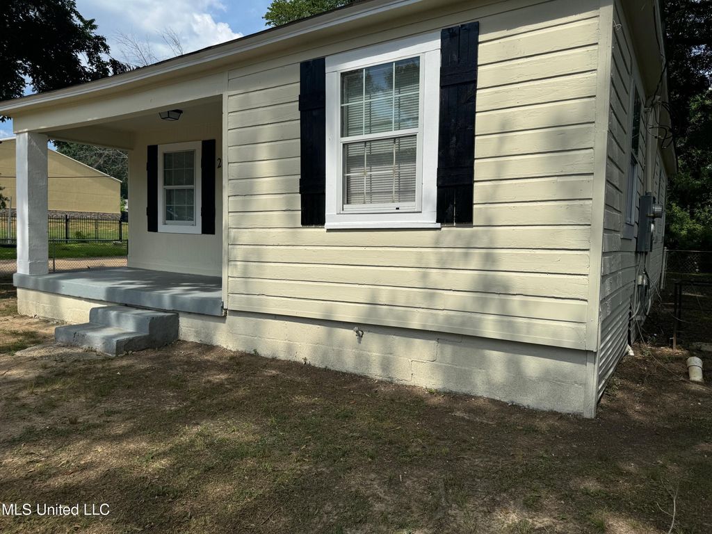 2566 Williamson Ave, Jackson, MS 39213 - See Est. Value, Schools & More