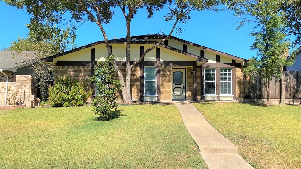2805 Hazelwood Dr, Garland, TX 75044