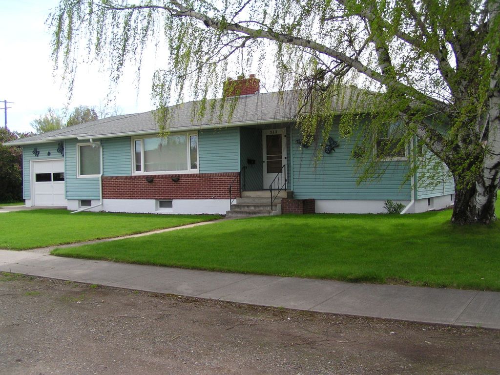 513 E Montana St, Lewistown, MT 59457 Trulia