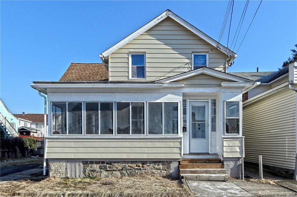 326 Thompson St, Stratford, CT 06615