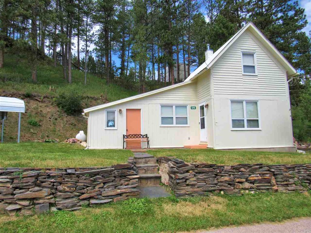 515 Pine Ave, Hill City, SD 57745