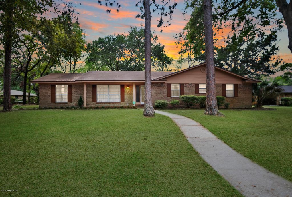 3360 Sara Dr, Jacksonville, FL 32277