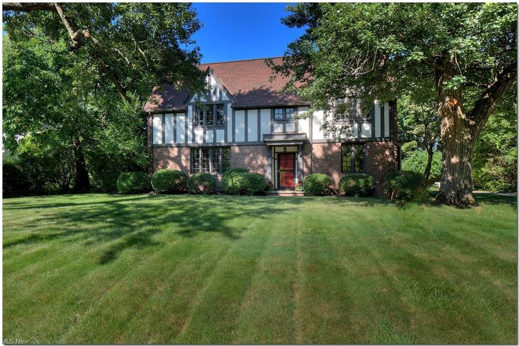 18650 Parkland Dr, Shaker Heights, OH 44122
