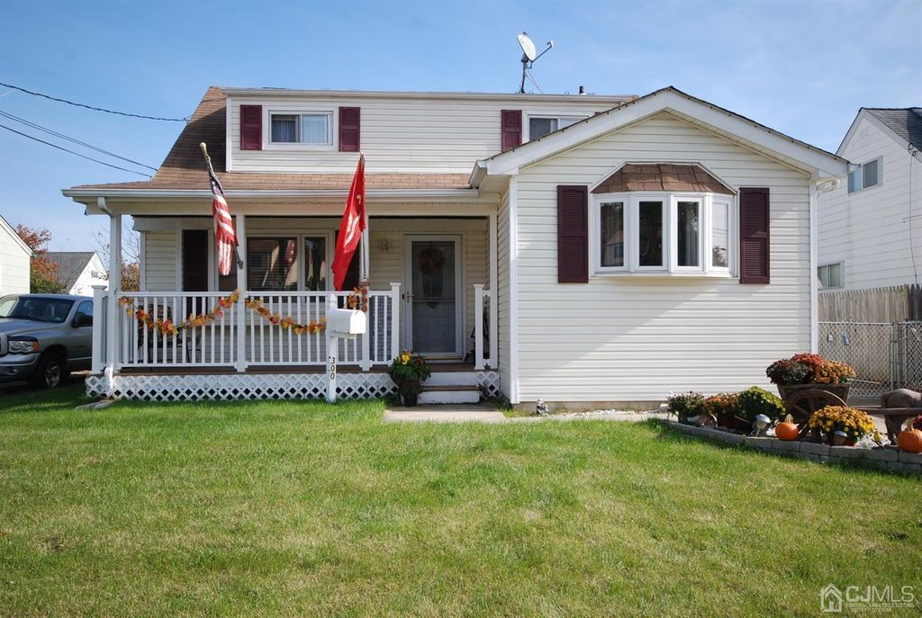 300 Herbert Ave, Old Bridge, NJ 08857