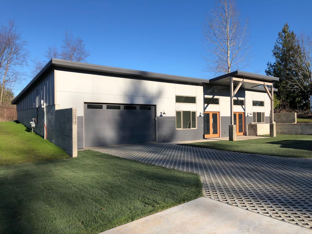 2644 McLeod Rd, Bellingham, WA 98225