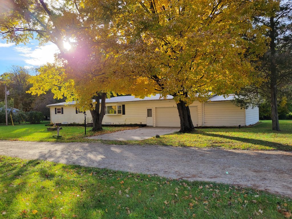 25333 67th St, Cassopolis, MI 49047