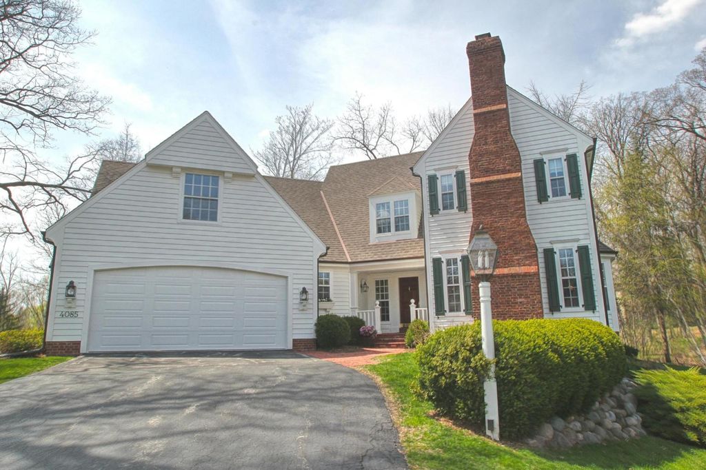 4085 Stonewood Ct, Brookfield, WI 53045