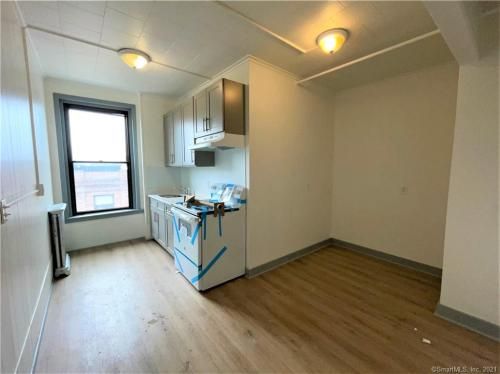 460 Main St #12, Middletown, CT 06457