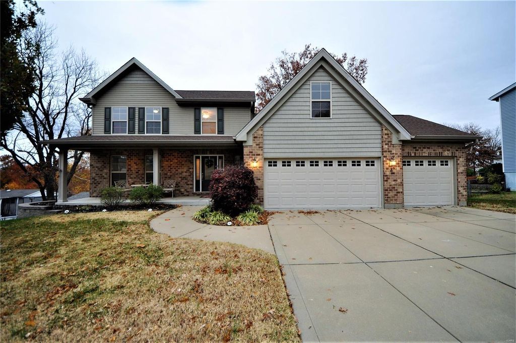 6 Hagers Mill Ct, Manchester, MO 63021