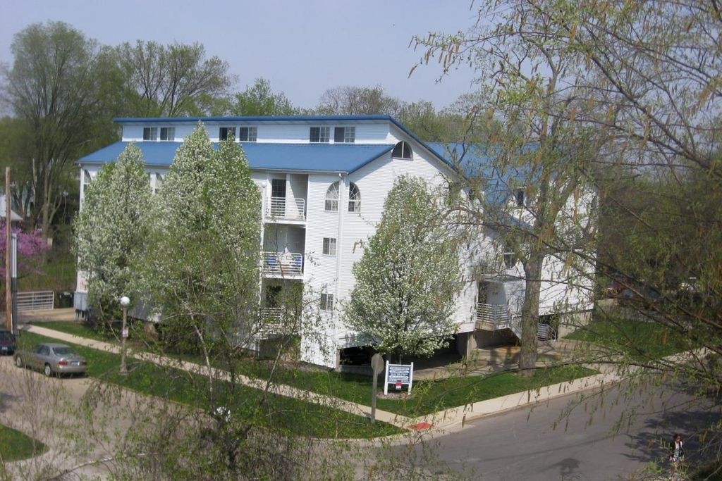 714 W Elm St #5, Urbana, IL 61801