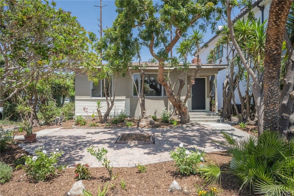 2032 Walgrove Ave, Los Angeles, CA 90066