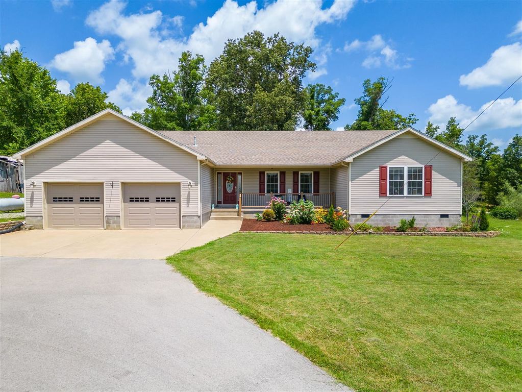 1386 Red Hill Rd, Lewisburg, KY 42256