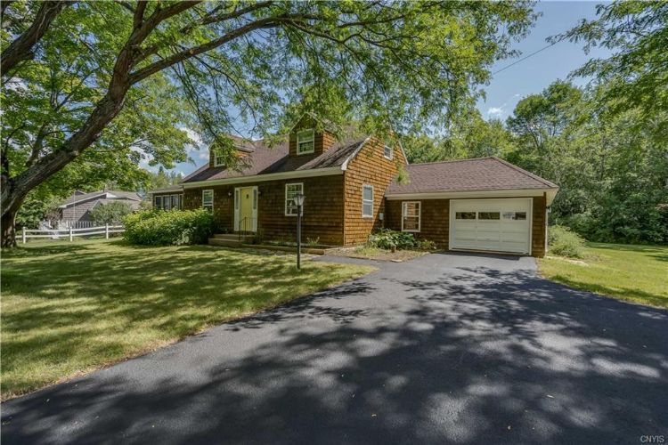 47330 Dingman Point Rd, Alexandria Bay, NY 13607